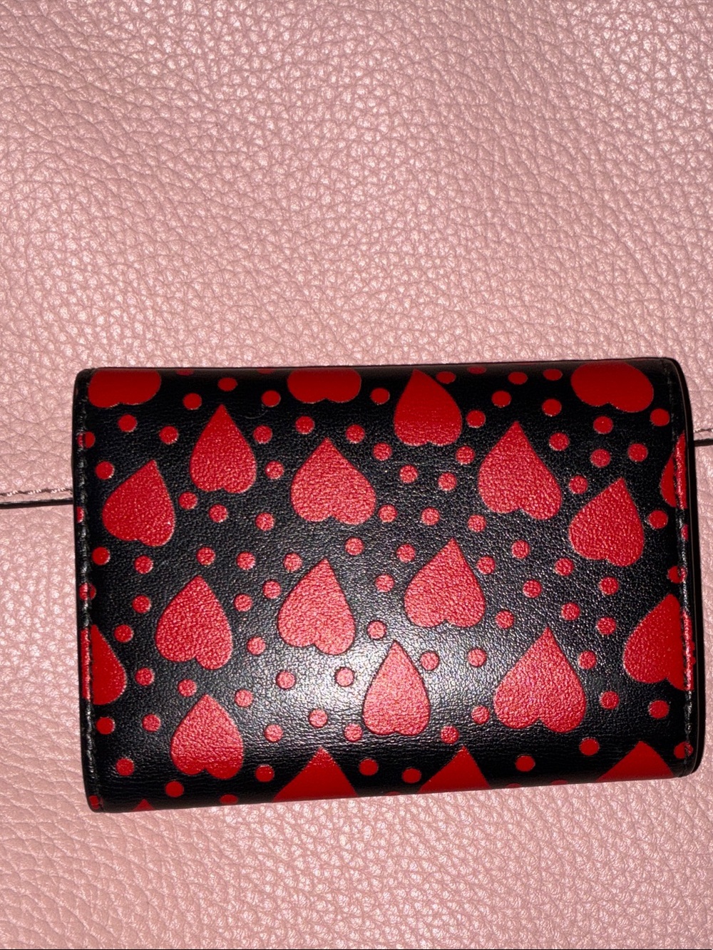 NEVER USED YSaint Laurent Black Leather Wallet with Red Heart Pattern & Gold YSL - Picture 2 of 3